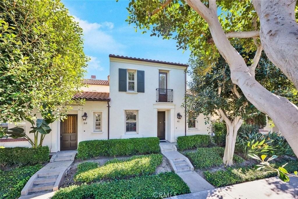 82 Vintage - Photo 2 of 44