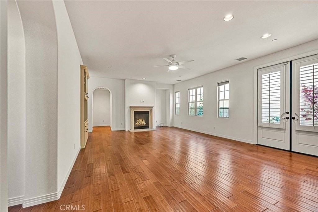 82 Vintage - Photo 4 of 44