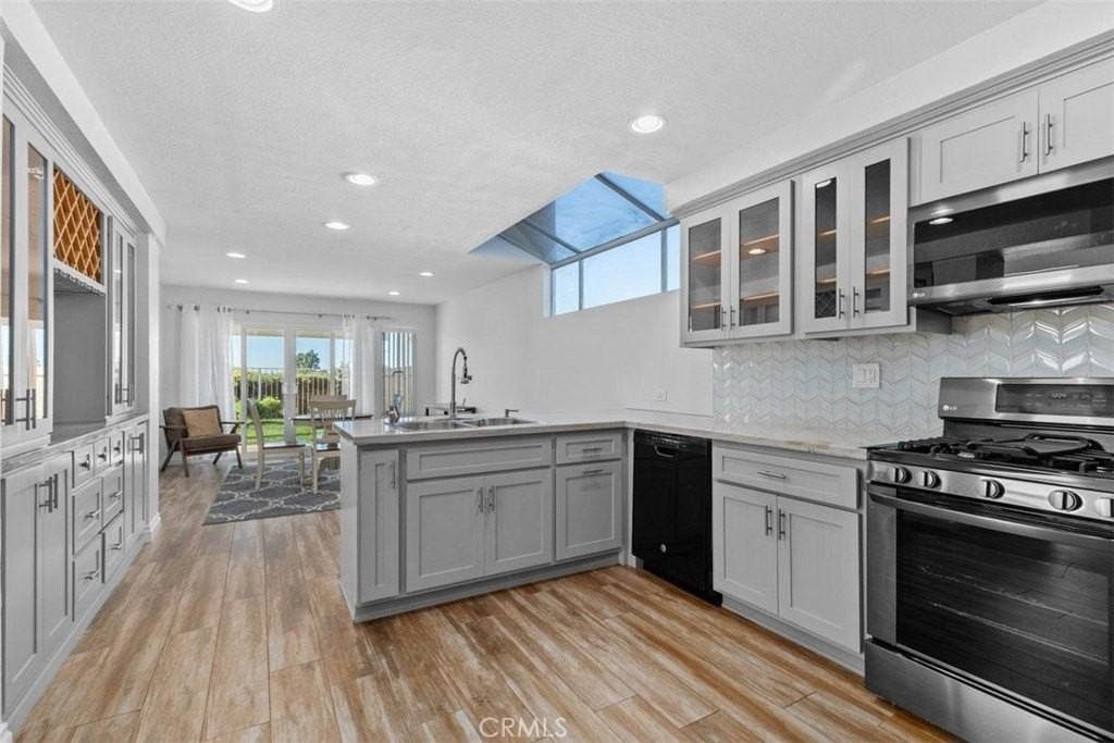 33541 Spin Drift Ct - Photo 4 of 25