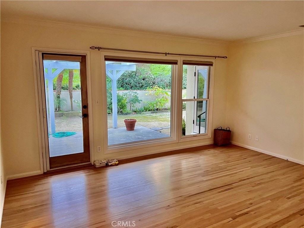 5518 Riviera Way - Photo 6 of 31