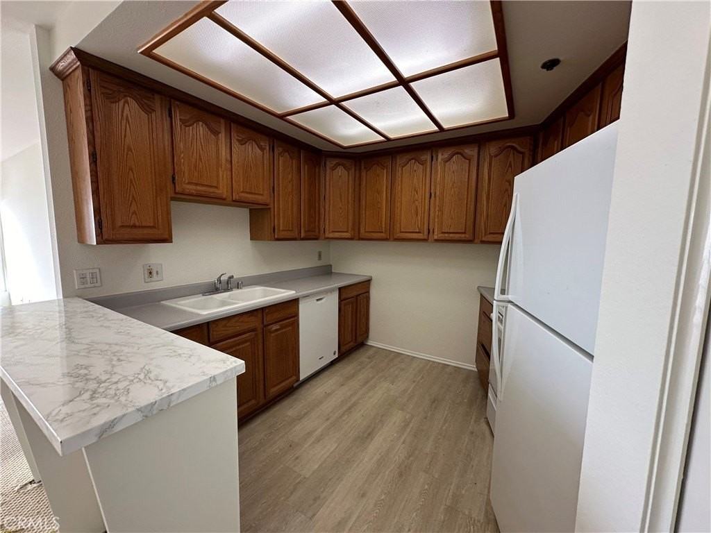 625 Esplanade #21 - Photo 4 of 14