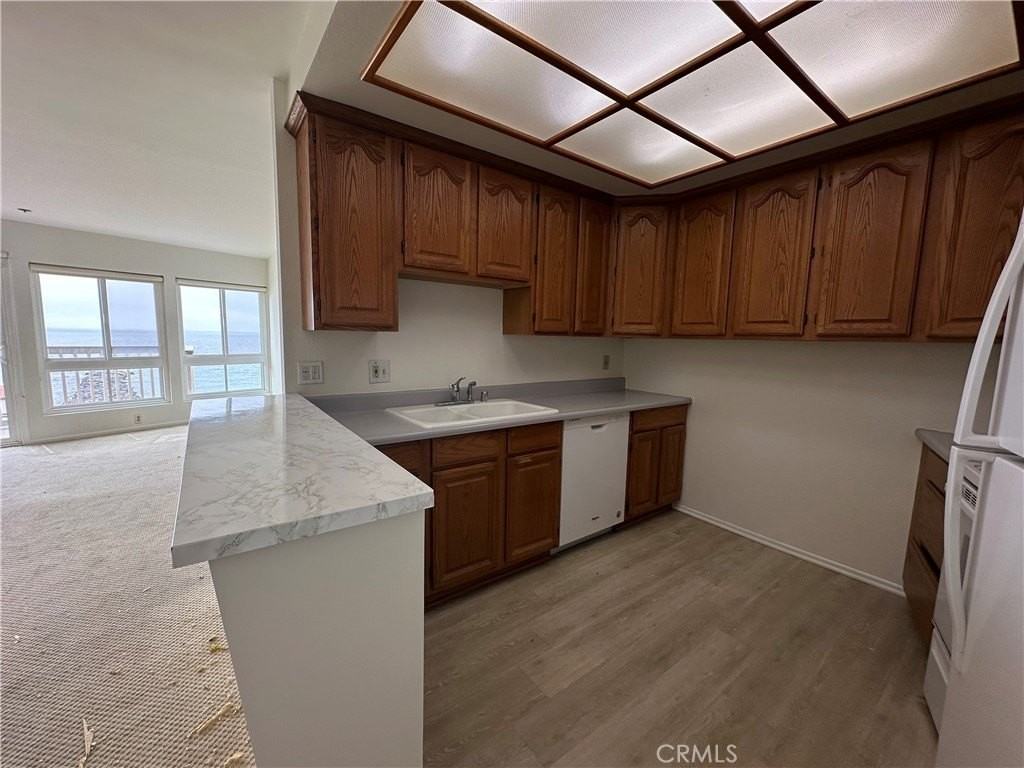 625 Esplanade #21 - Photo 5 of 14