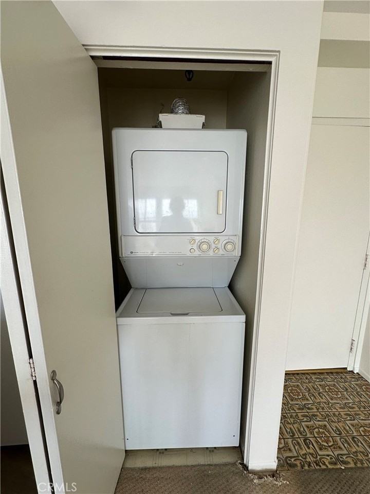 625 Esplanade #21 - Photo 6 of 14