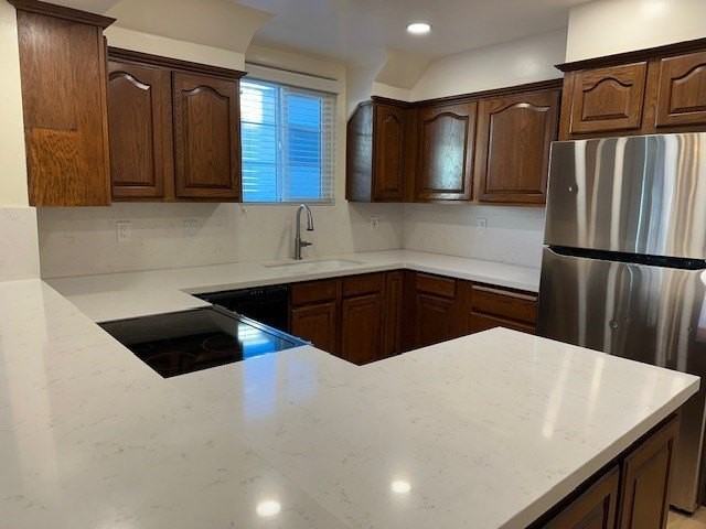 735 W 31st St - Photo 3 of 15