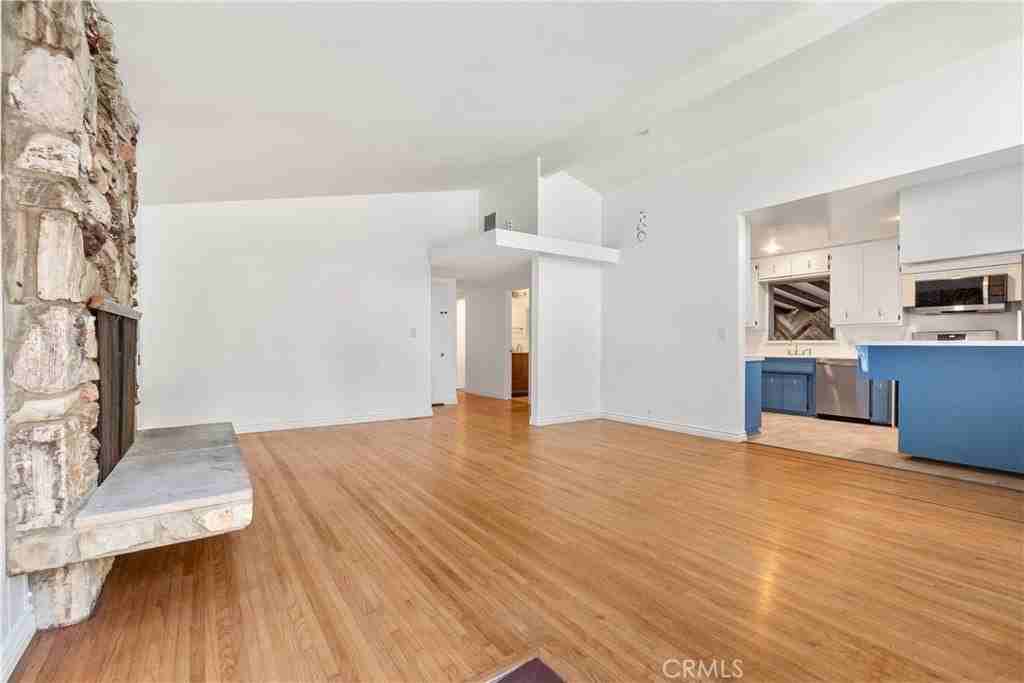 25046 Feijoa Ave - Photo 5 of 23