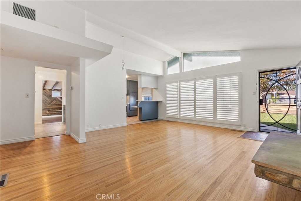 25046 Feijoa Ave - Photo 6 of 23