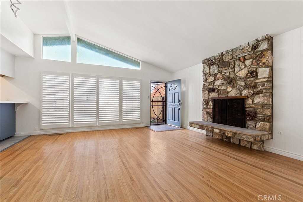 25046 Feijoa Ave - Photo 7 of 23