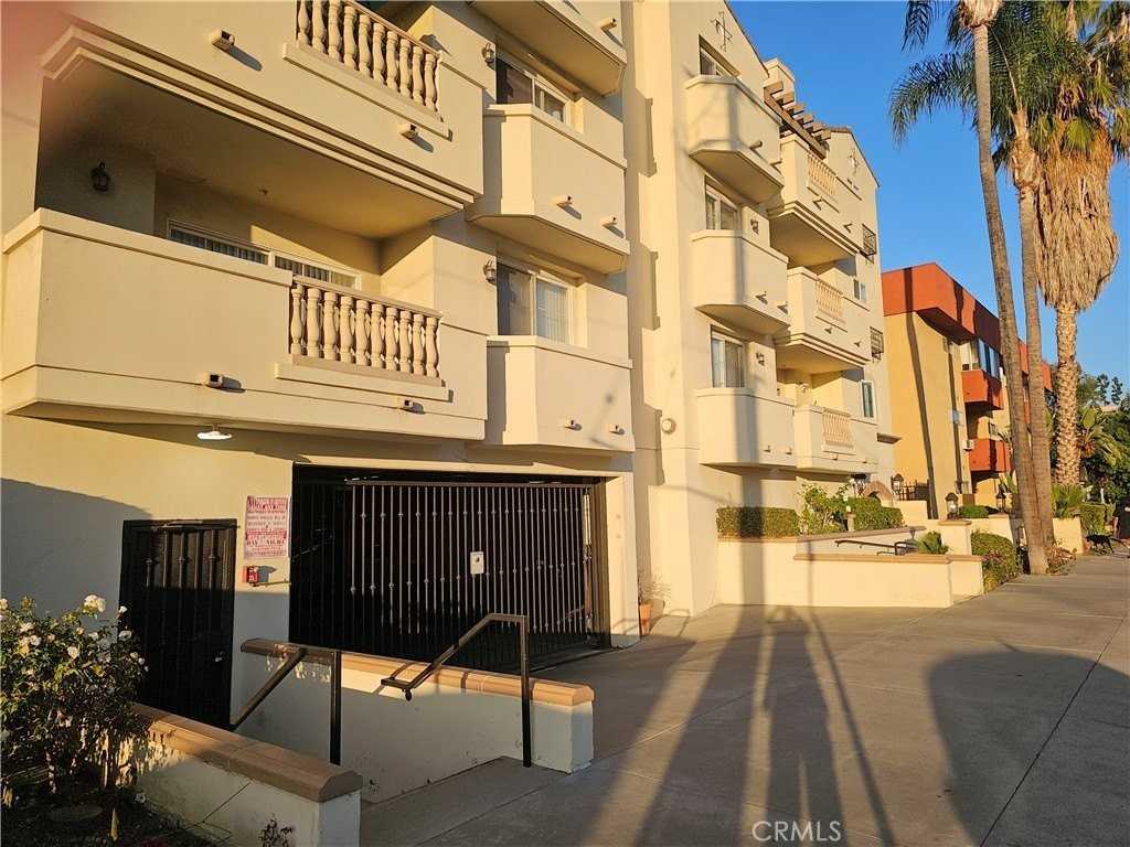 14343 Burbank Blvd #305 - Photo 2 of 19