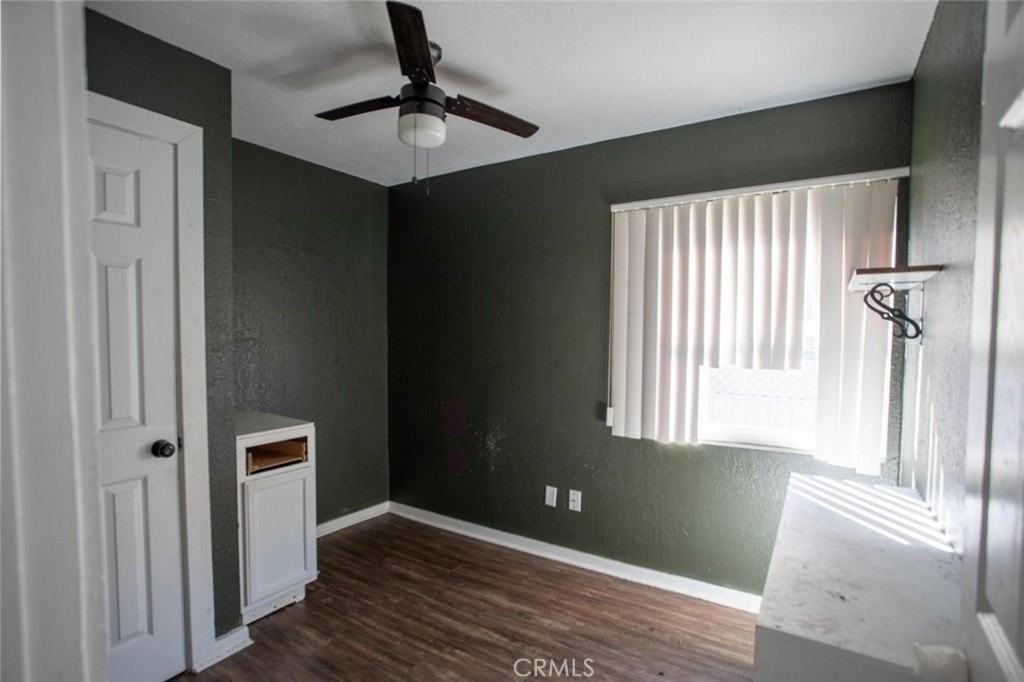 345 N Occidental Blvd - Photo 4 of 22