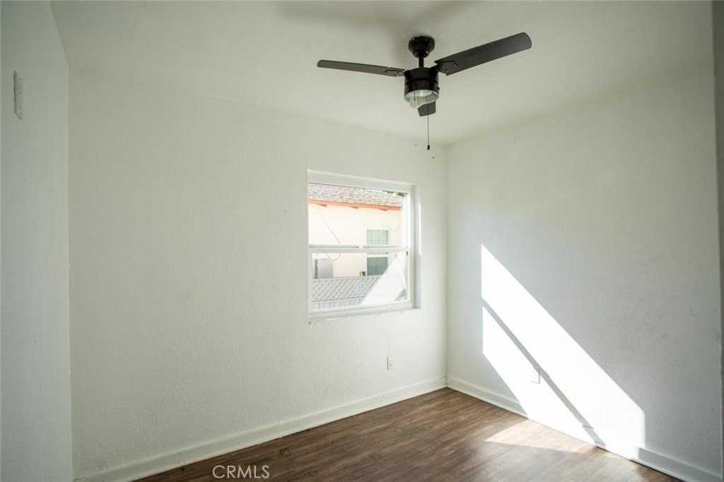 345 N Occidental Blvd - Photo 5 of 22