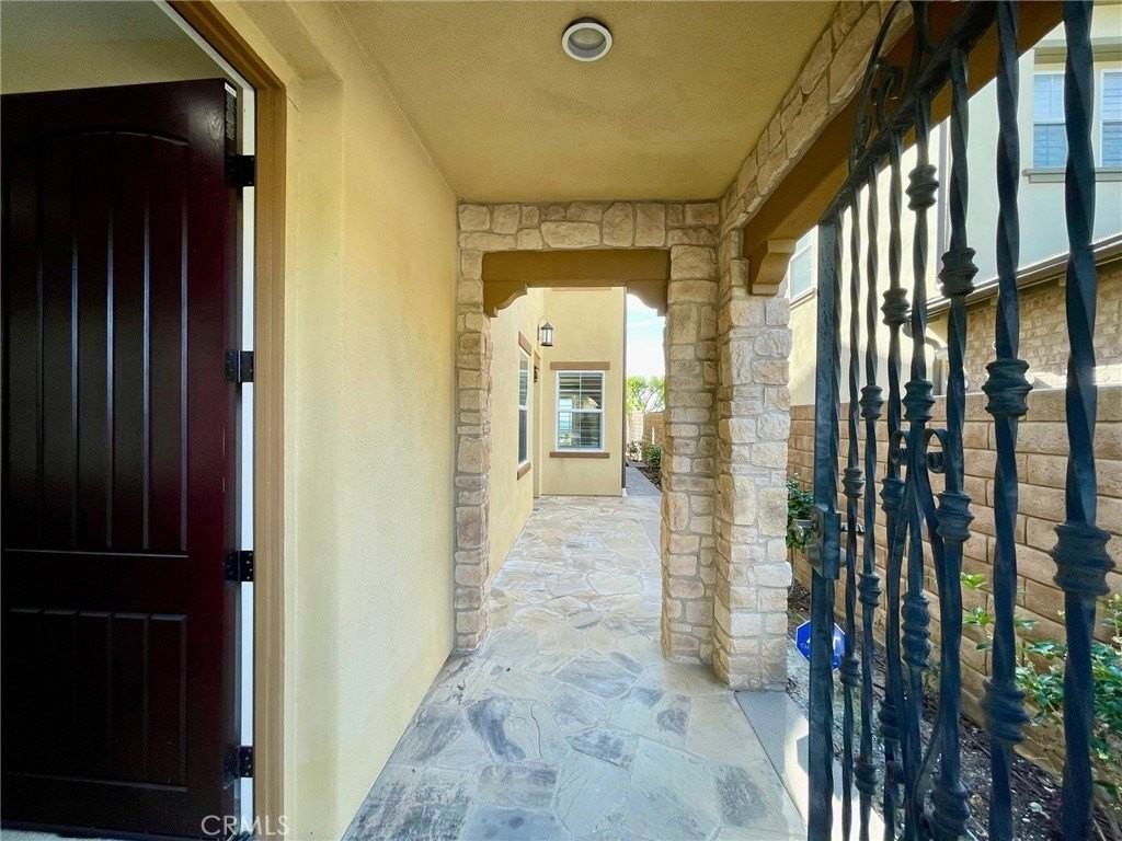 2652 E Temblor Ranch Dr - Photo 5 of 50