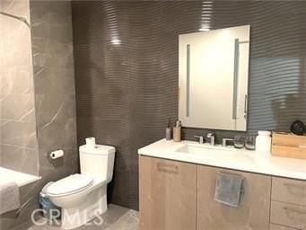 400 S Broadway - Photo 4 of 15