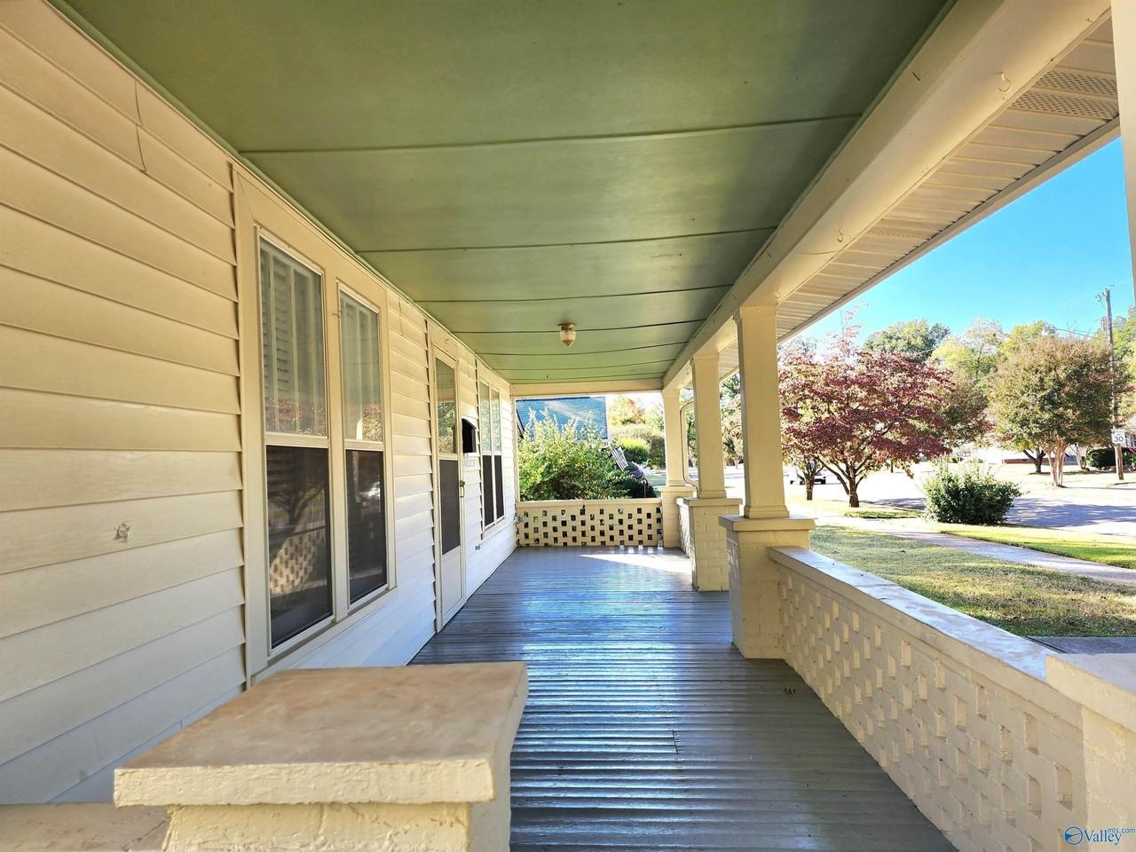 1214 Pratt Ave Ne - Photo 2 of 17