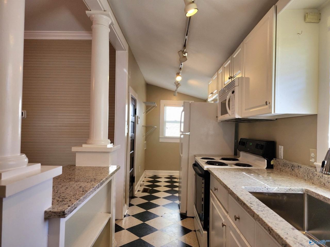 1214 Pratt Ave Ne - Photo 7 of 17