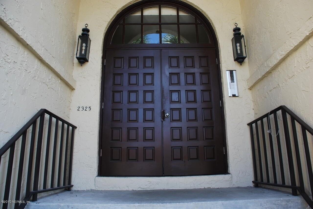 2325 Costa Verde Blvd Apt 201 #201 - Photo 3 of 20