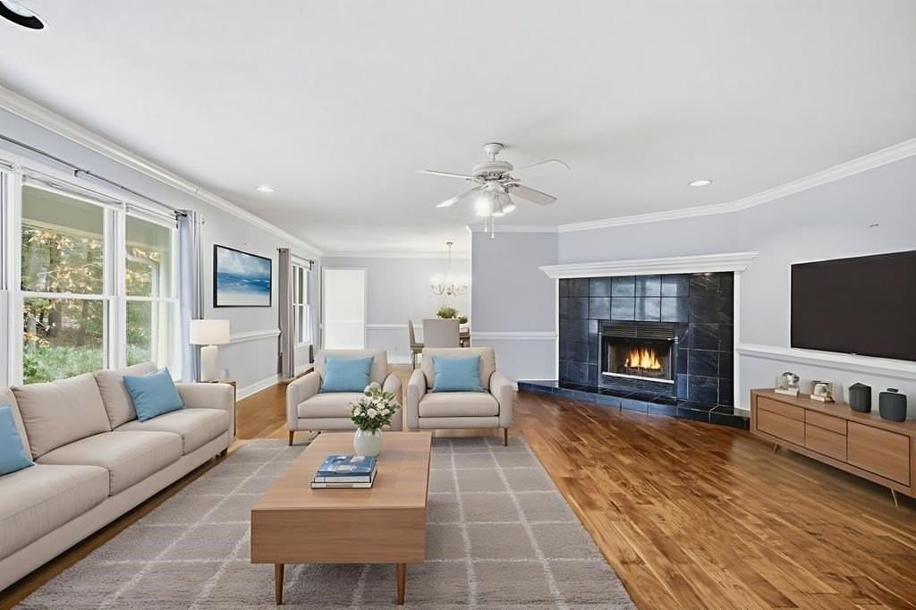 300 Westwoods Dr - Photo 3 of 47