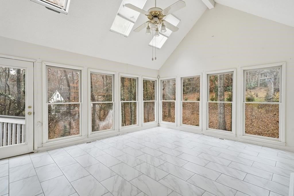 300 Westwoods Dr - Photo 6 of 47