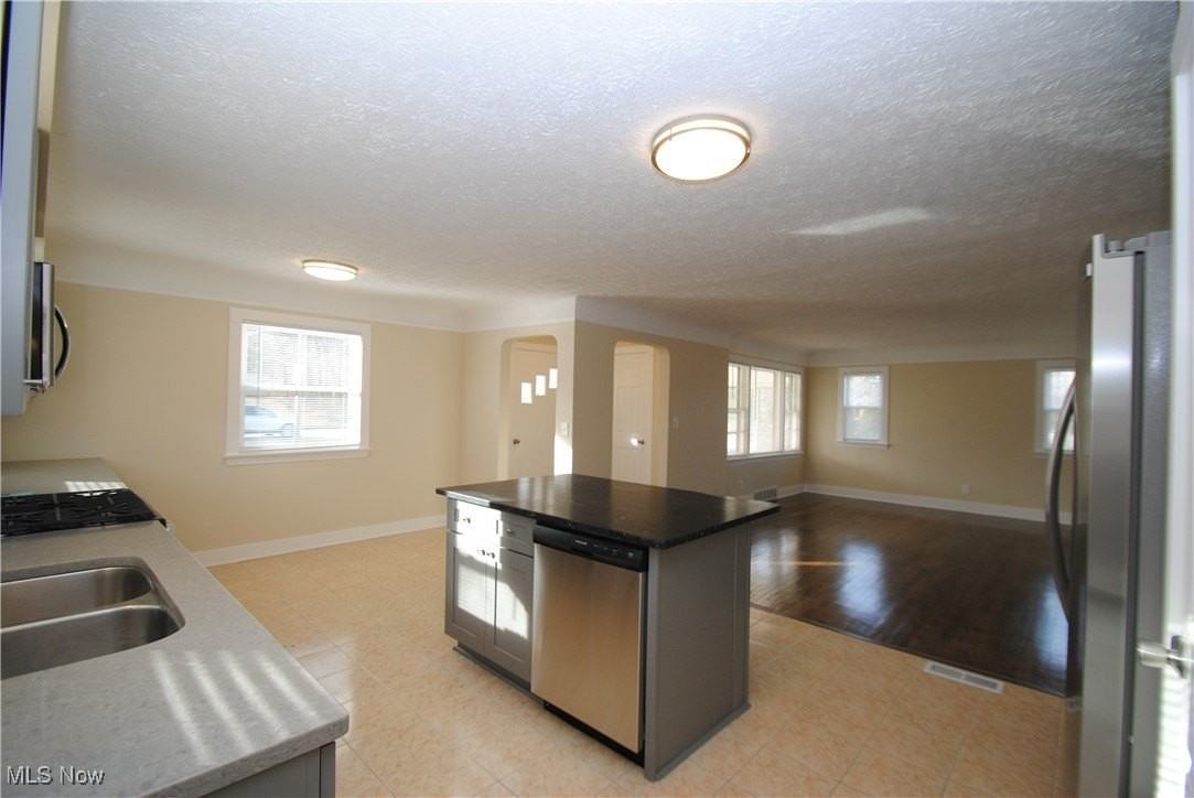 26650 Detroit Rd - Photo 3 of 18