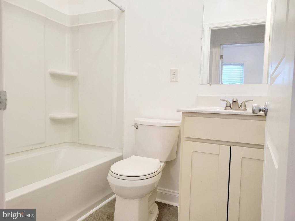 452 N Loudoun St #102 - Photo 7 of 8
