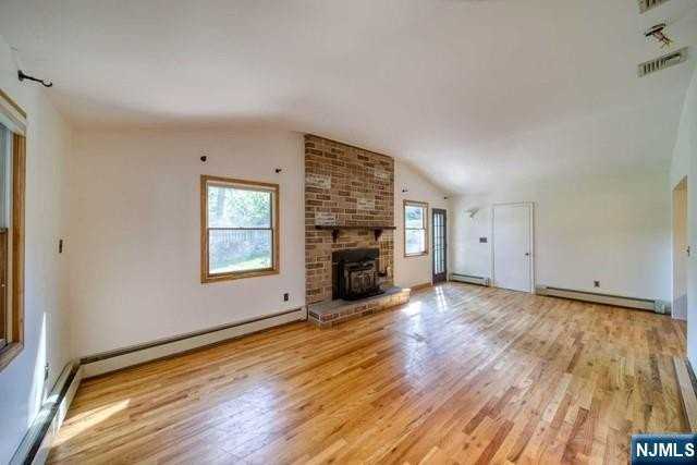 57 Crest Dr N - Photo 5 of 16