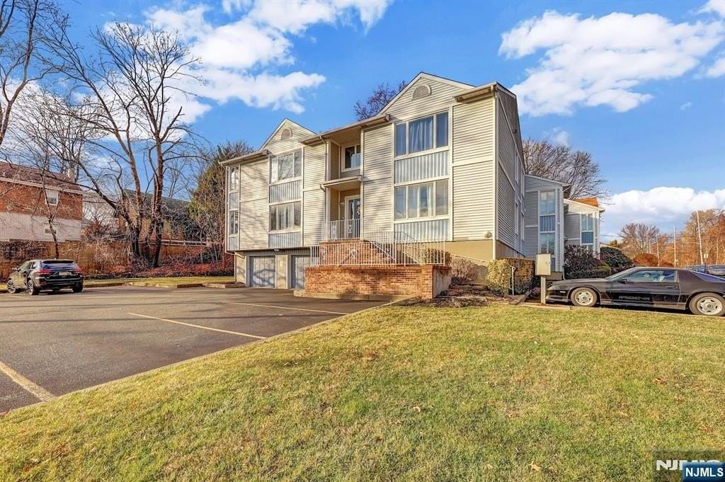 2 Grand Ave - Photo 2 of 8