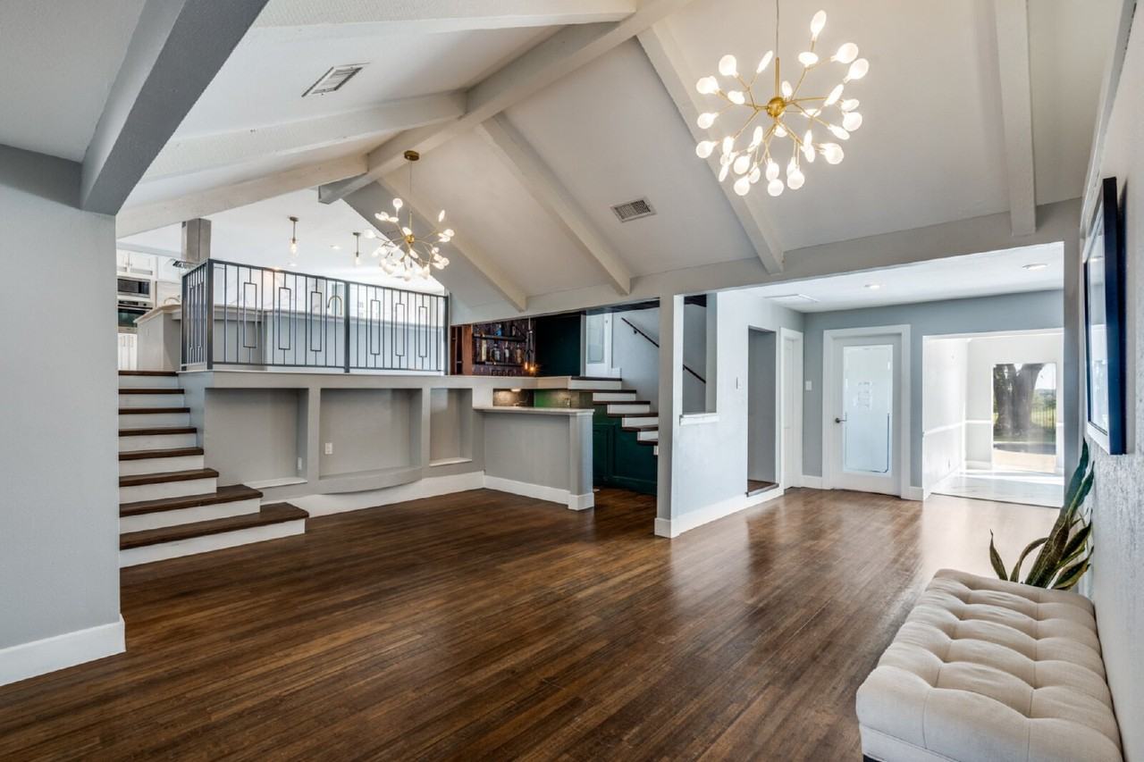 2910 S Country Club Rd - Photo 3 of 17