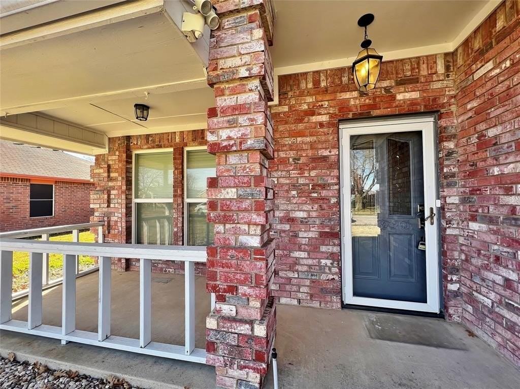 906 Moore St - Photo 3 of 27