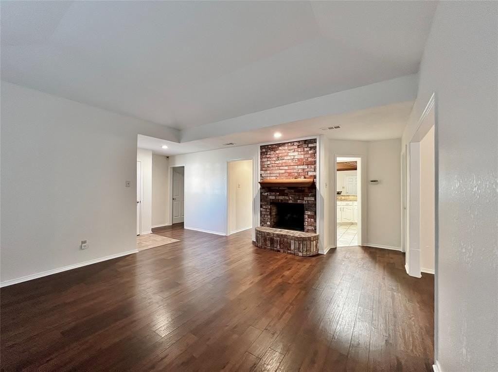 906 Moore St - Photo 6 of 27