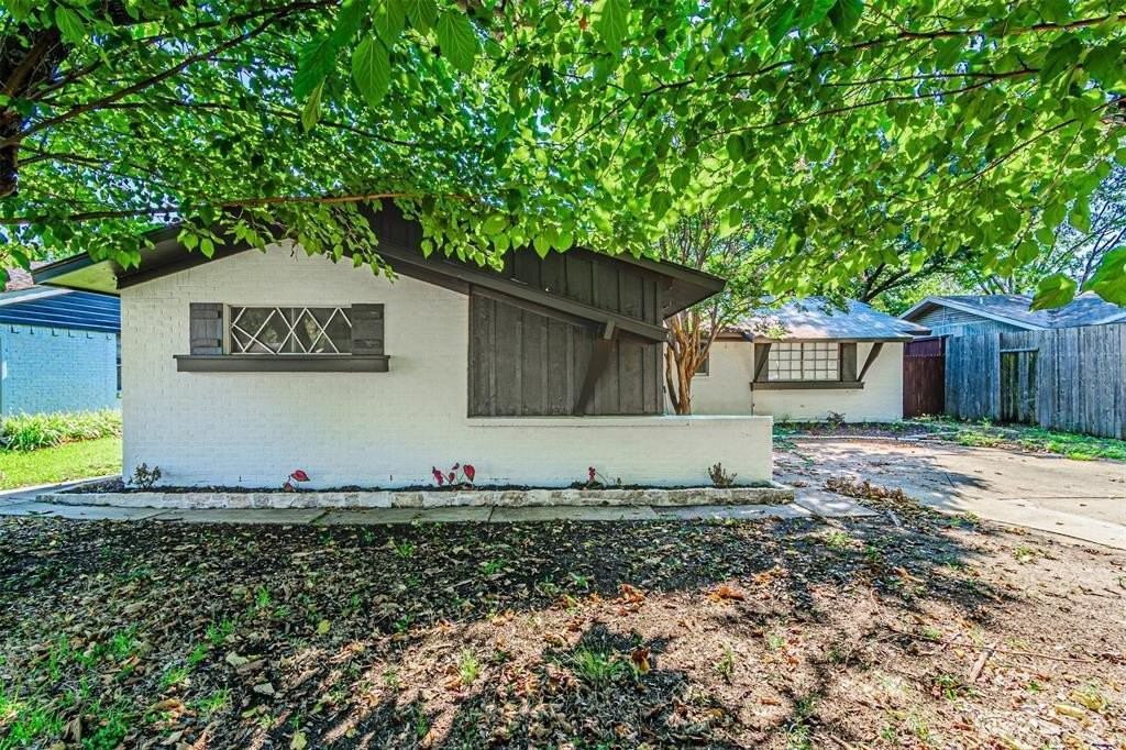 1018 Mccallum Dr - Photo 2 of 36