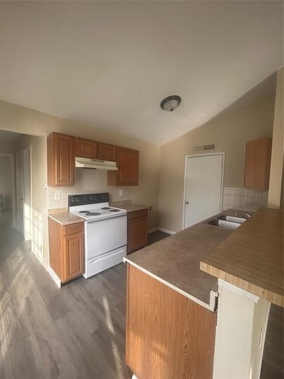 4616 Nervin St - Photo 4 of 7