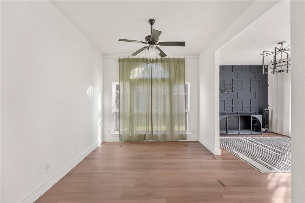 8405 Greenspoint Dr - Photo 3 of 13