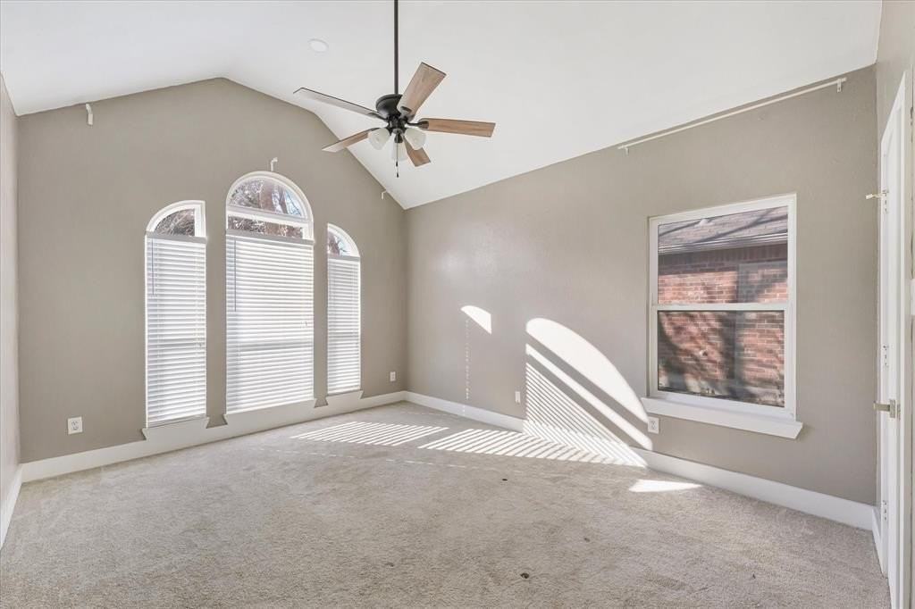 8405 Greenspoint Dr - Photo 7 of 13