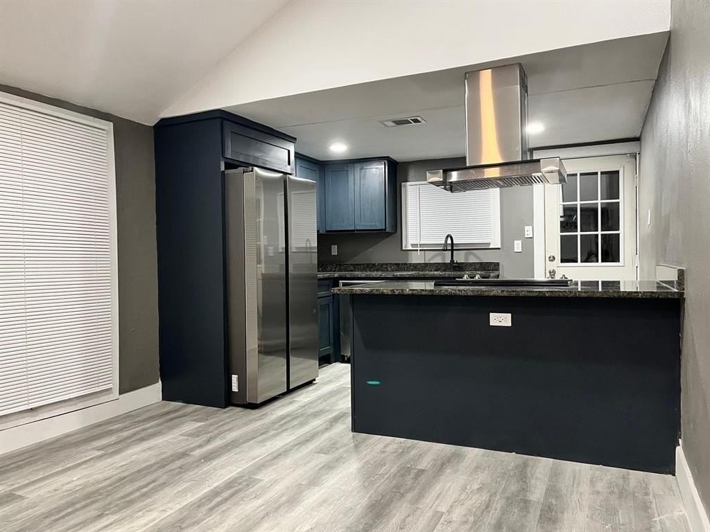 3914 Spring Ave - Photo 2 of 14