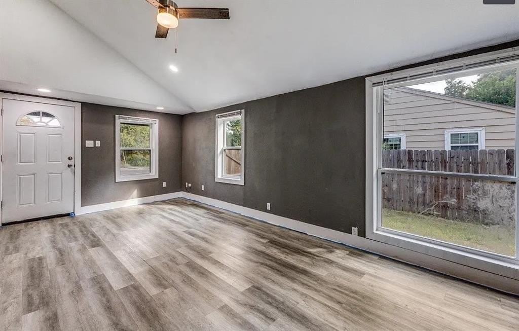 3914 Spring Ave - Photo 7 of 14