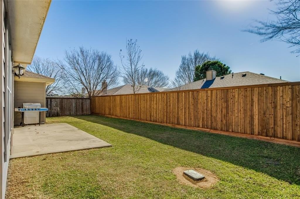 1128 Lake Haven Dr - Photo 2 of 27