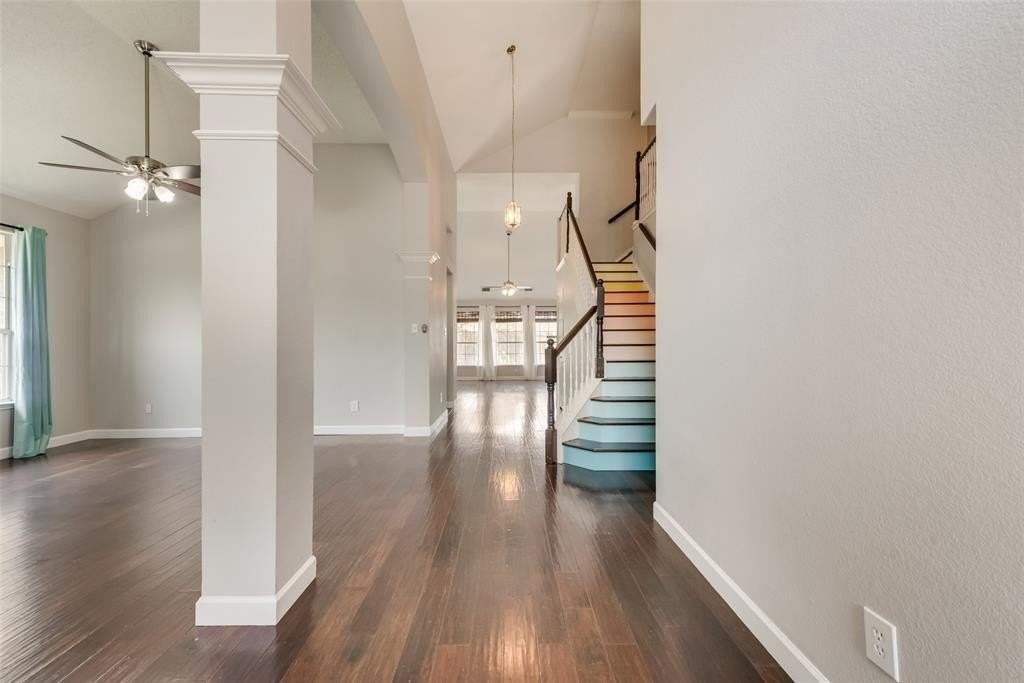 610 Grimsworth Ct - Photo 5 of 40