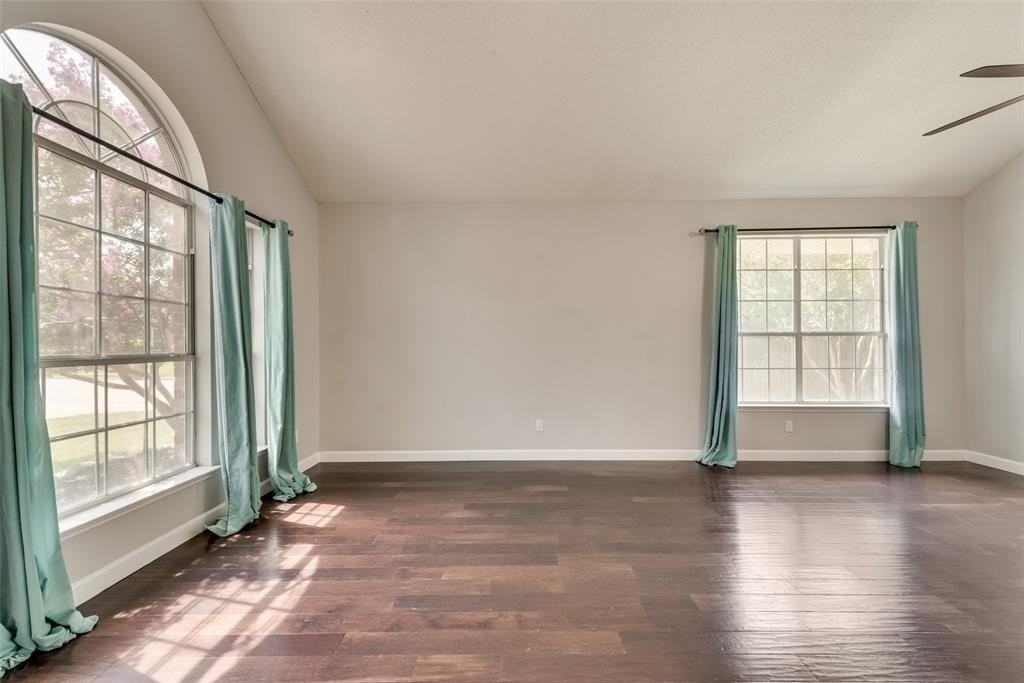 610 Grimsworth Ct - Photo 6 of 40