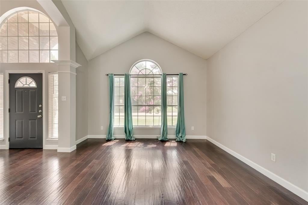 610 Grimsworth Ct - Photo 7 of 40