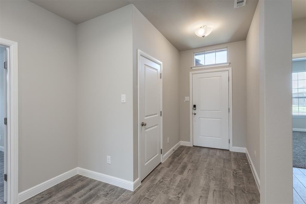 14621 Bootes Dr - Photo 3 of 40