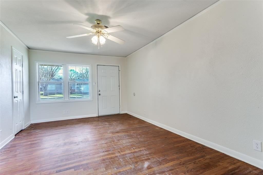 4129 S Henderson St - Photo 2 of 12