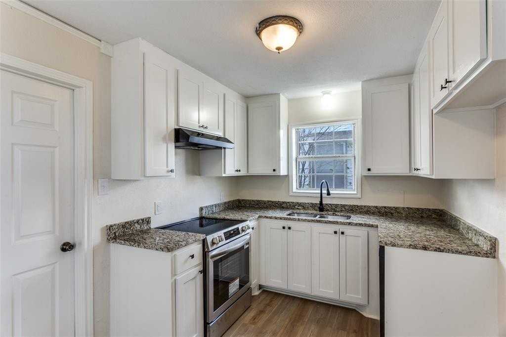 4129 S Henderson St - Photo 5 of 12