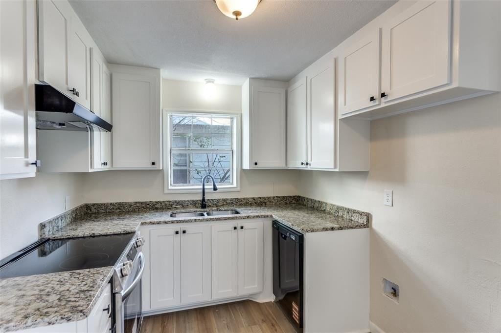 4129 S Henderson St - Photo 6 of 12