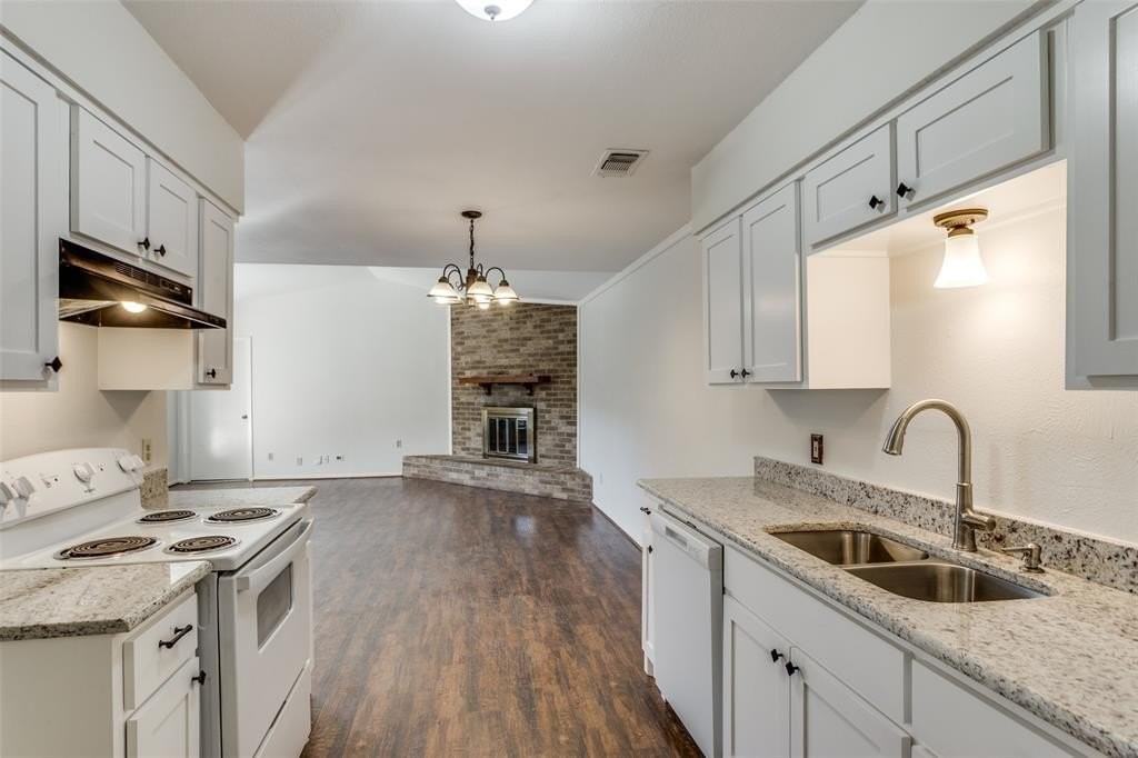 6423 Westcreek Dr - Photo 5 of 12