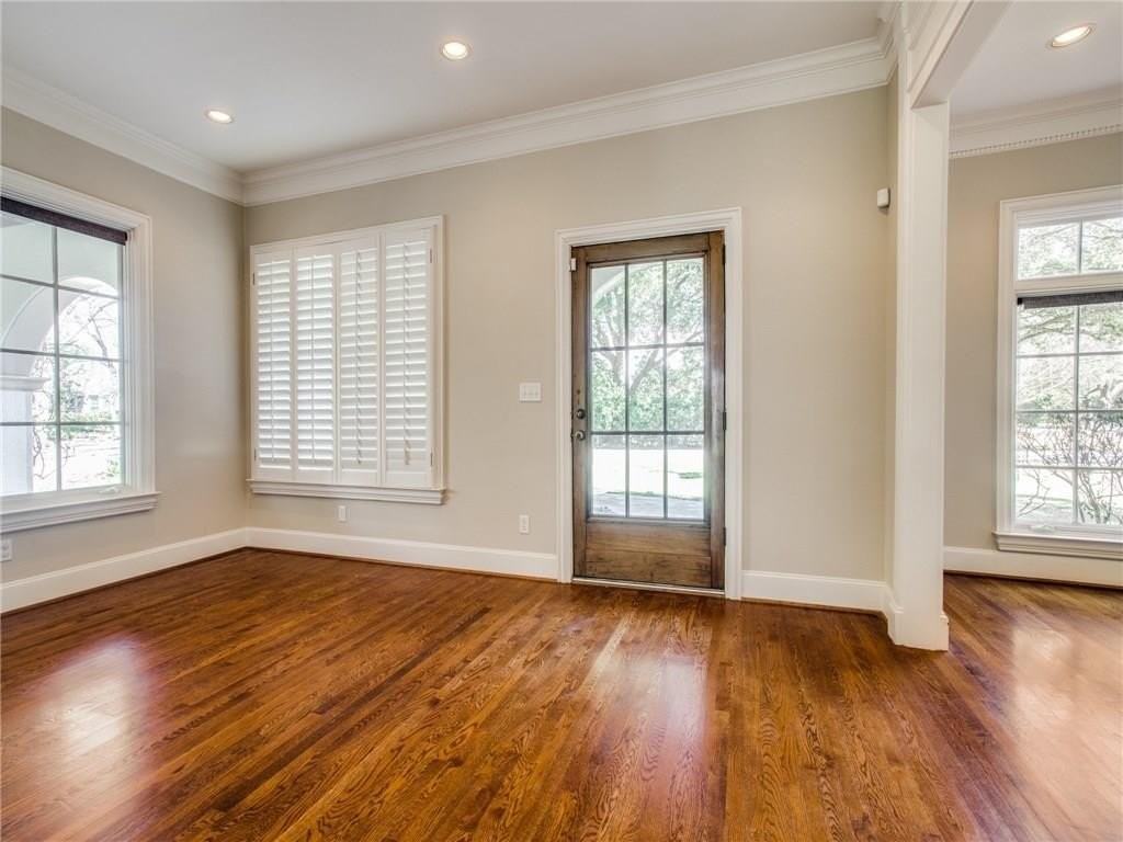 4308 N Cresthaven Rd - Photo 4 of 25