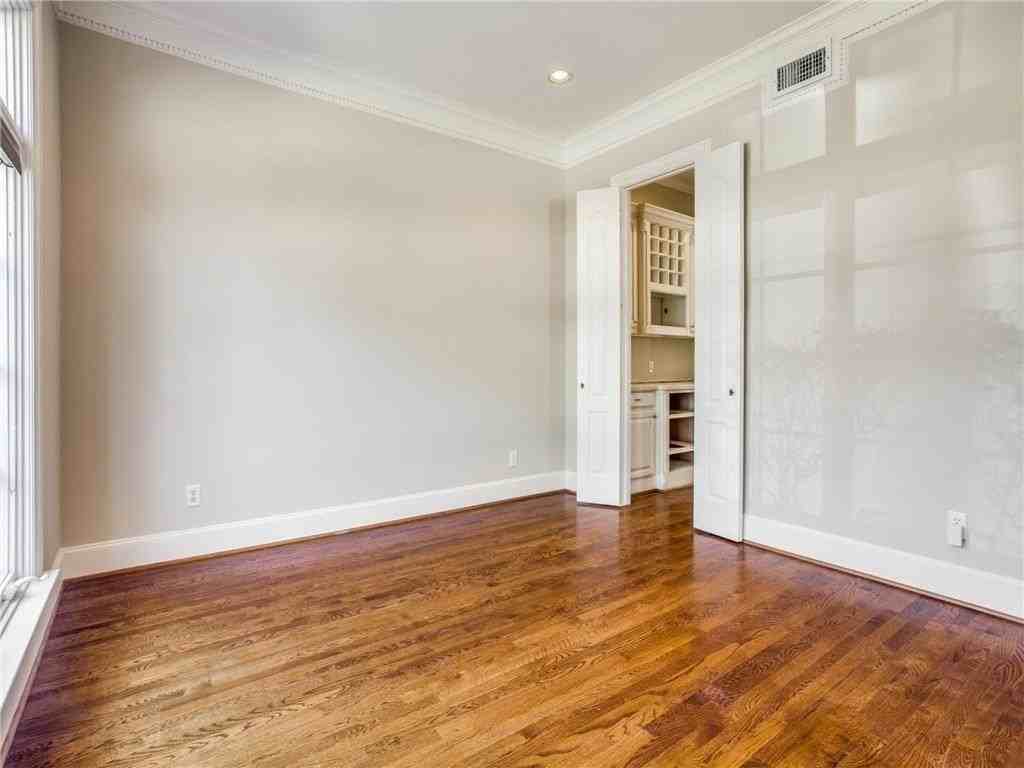 4308 N Cresthaven Rd - Photo 6 of 25