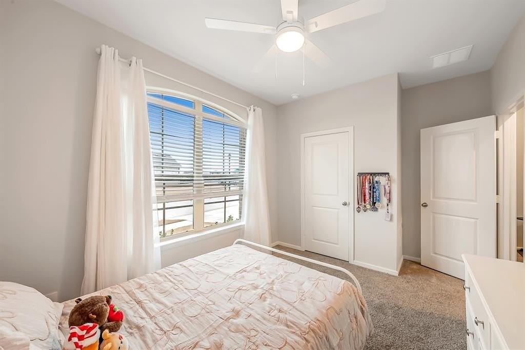 156 Birch St - Photo 4 of 19