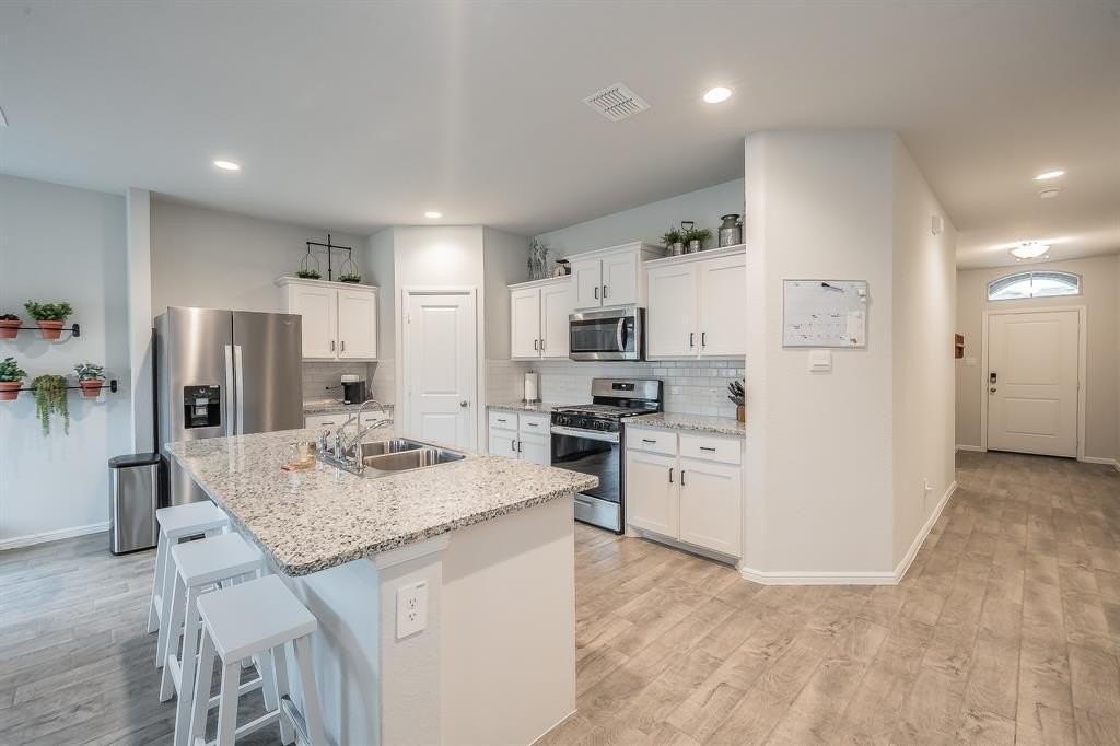 156 Birch St - Photo 7 of 19