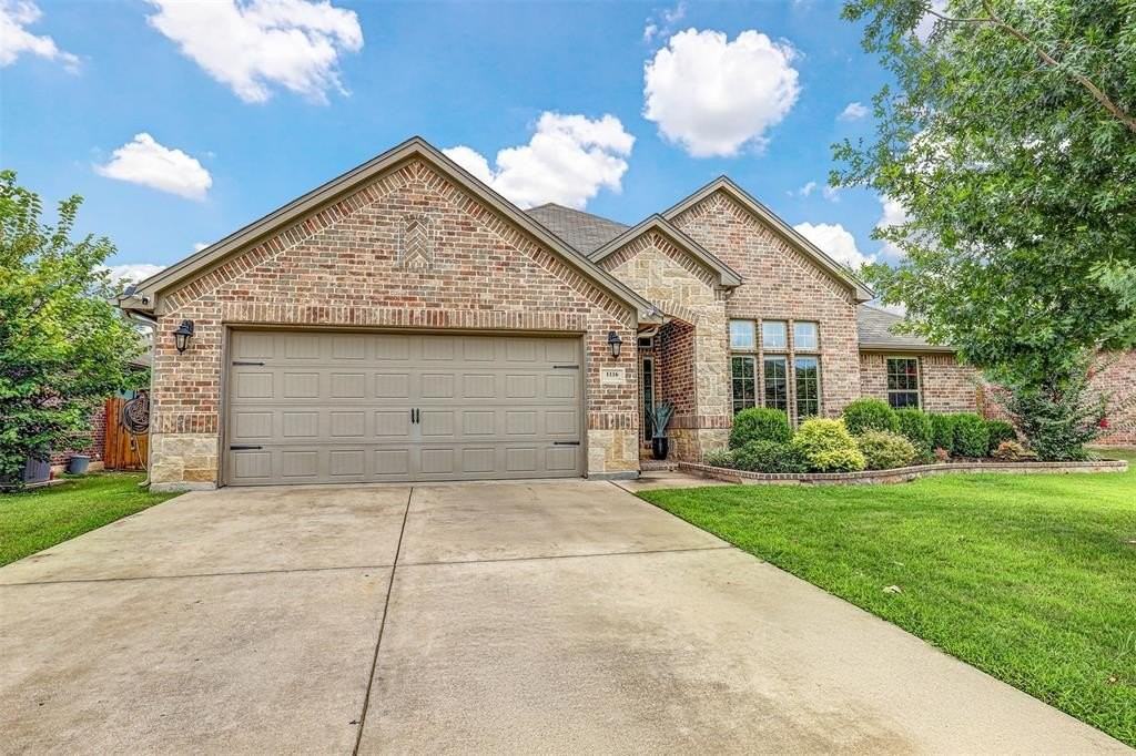 1116 Little John Dr - Photo 2 of 25