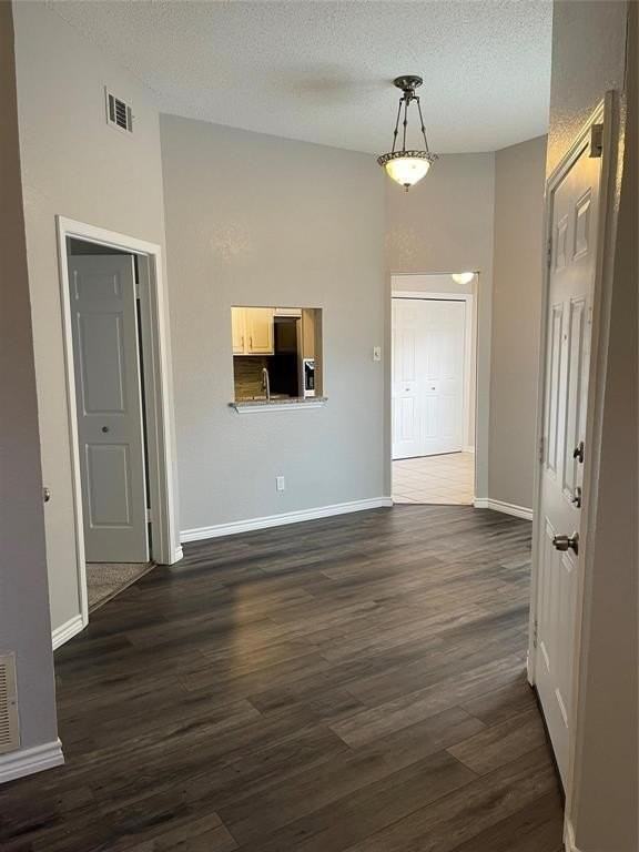 18159 Whispering Gables Ln - Photo 7 of 13