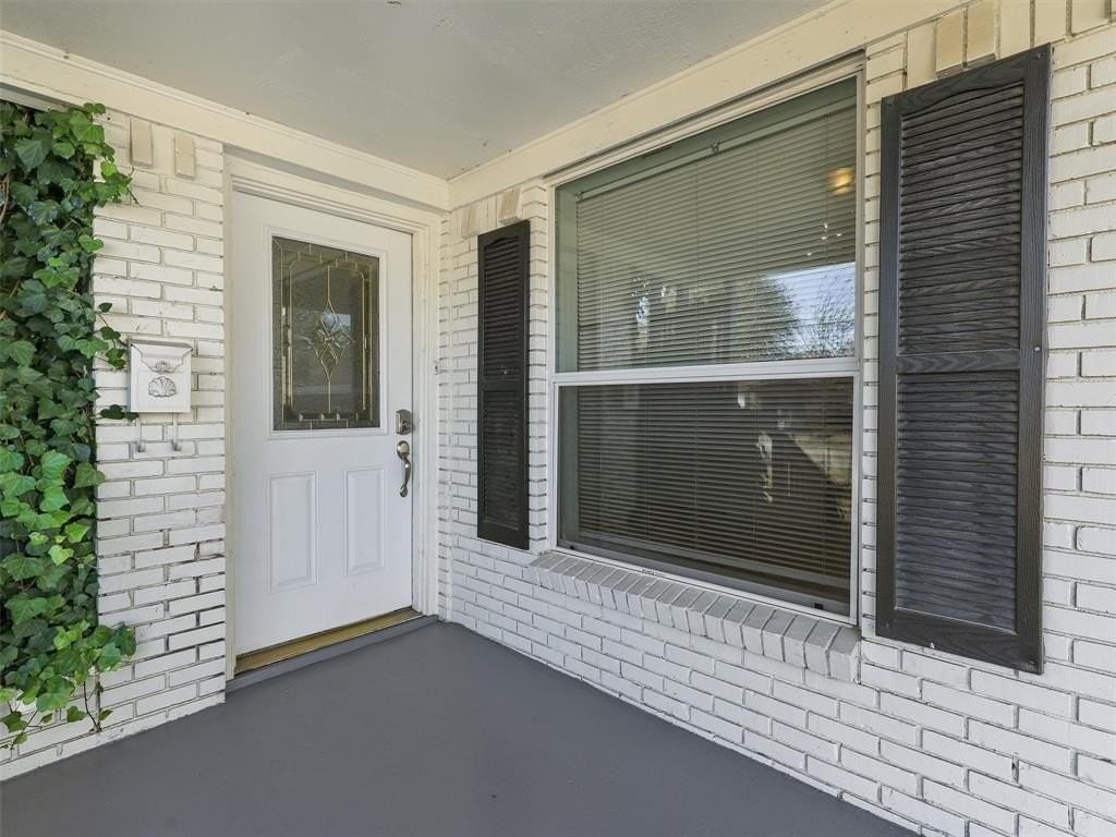 4302 Sexton Ln - Photo 3 of 22